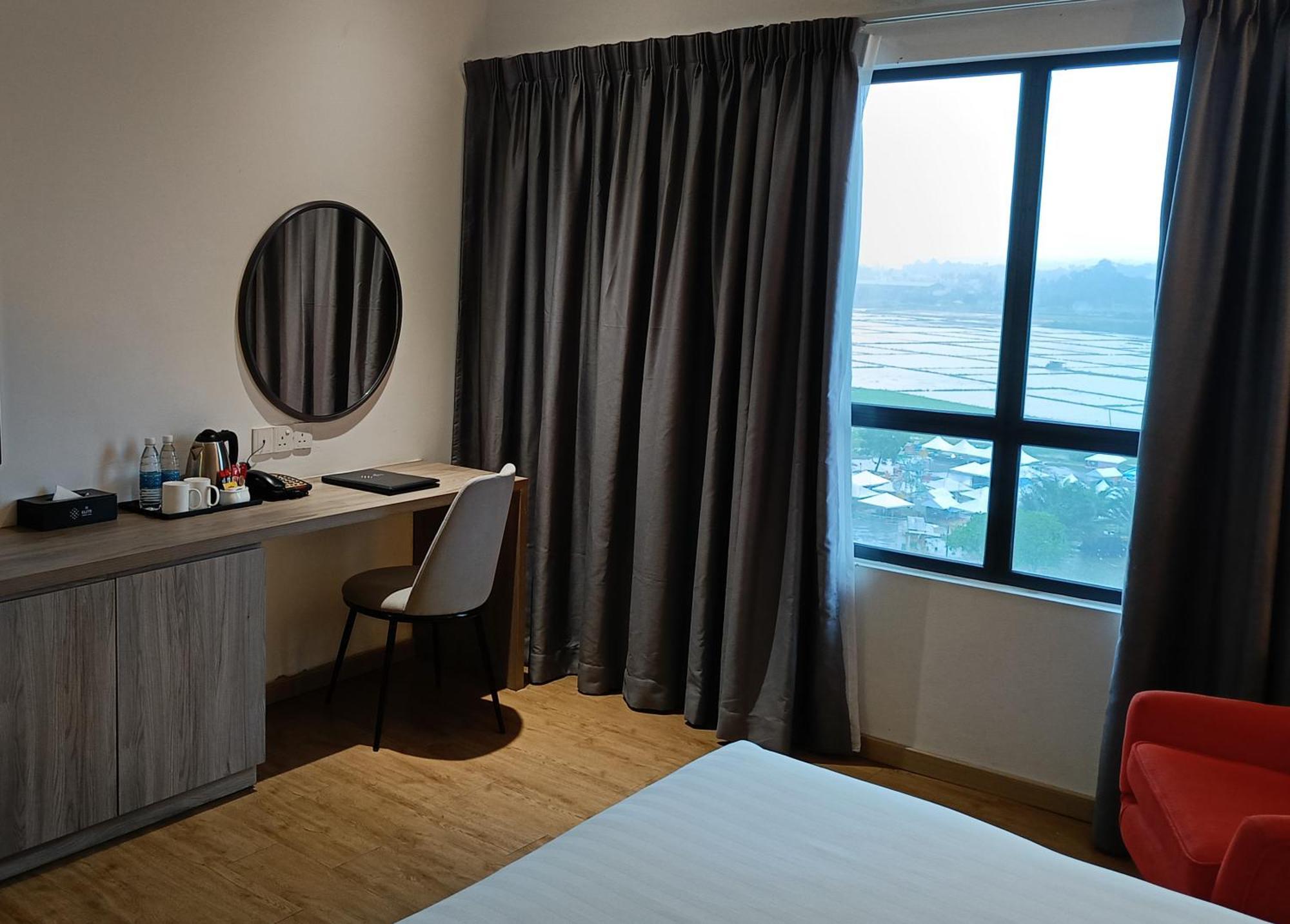 H Elite Design Hotel Kota Bharu Ngoại thất bức ảnh